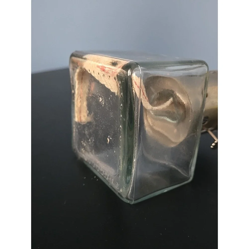 Vintage‎ Antique Lamplight Farms fuel Oil or Kerosene Lamp w/Square Base